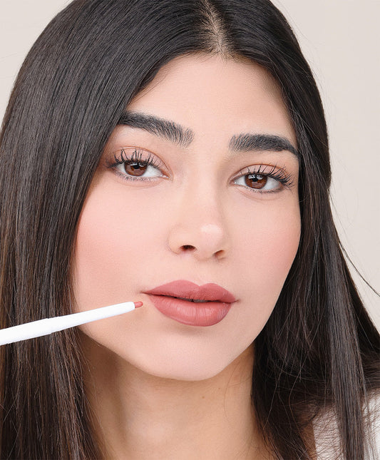 محدد الشفاه من ريد كاربت 